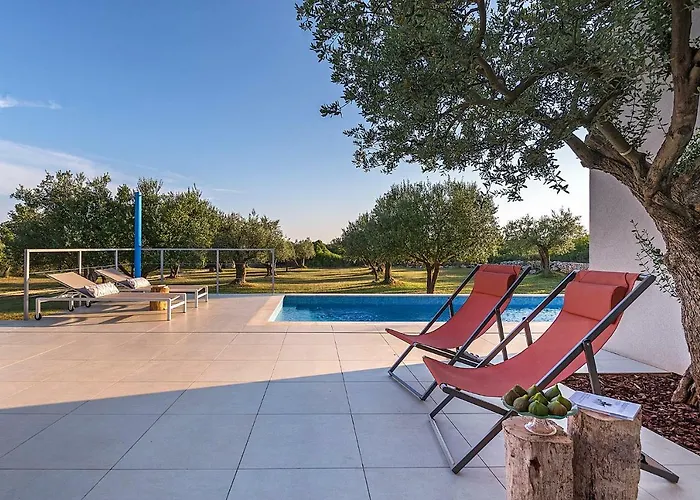 Casa Vari Ρόβινι