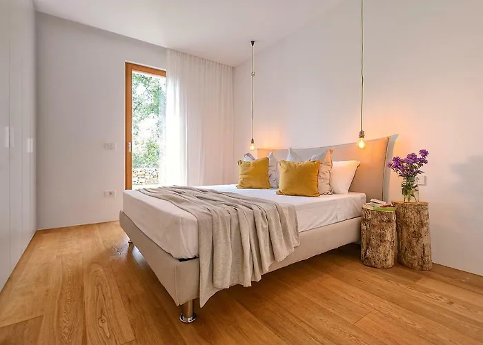 Casa Vari Βίλα Ρόβινι