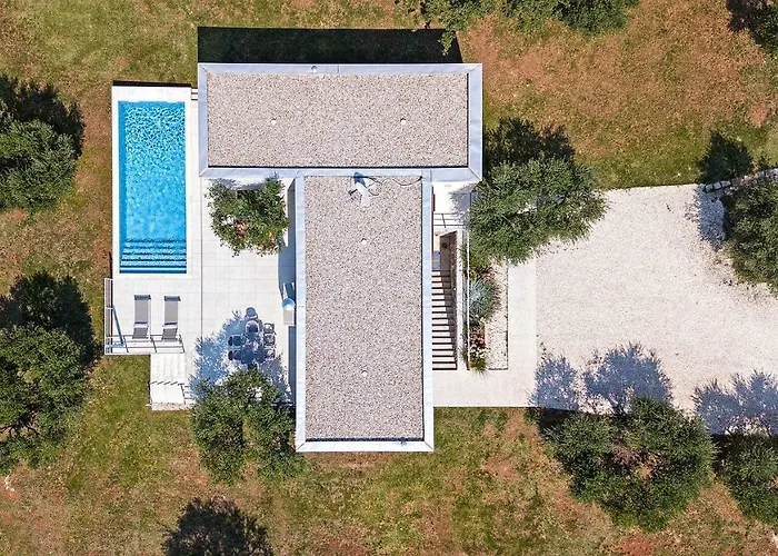 Casa Vari Ρόβινι